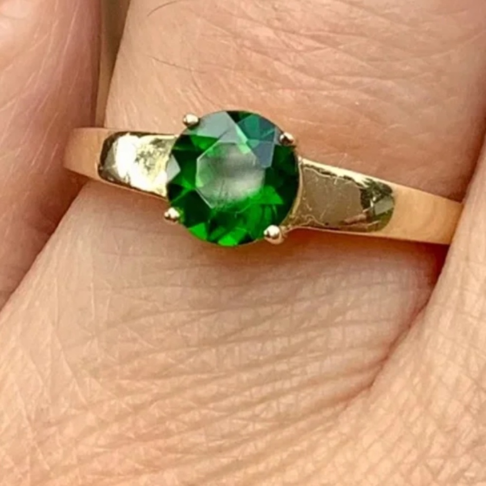 Beautiful 14k Gold Round Chrome Diopside Ring